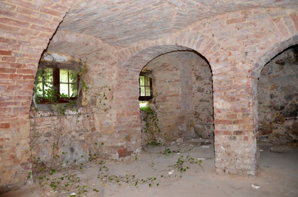 PAŁAC RENESANSOWY W WOJ. LUBUSKIM - 13420314