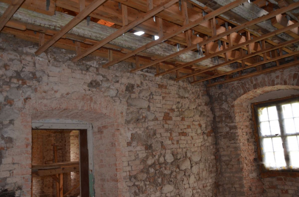 PAŁAC RENESANSOWY W WOJ. LUBUSKIM - 13420314