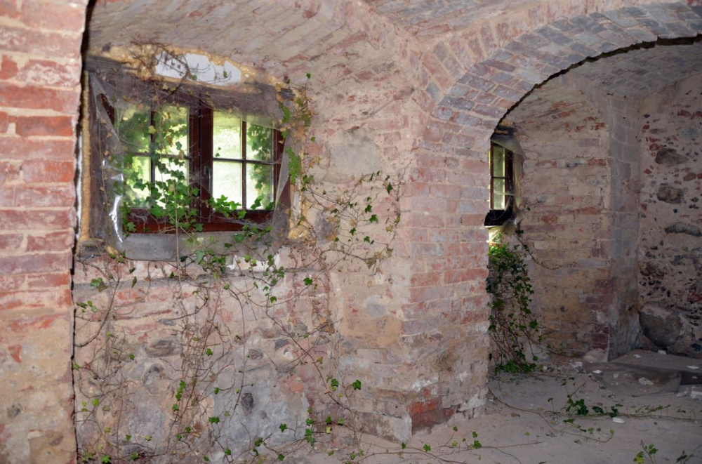 PAŁAC RENESANSOWY W WOJ. LUBUSKIM - 13420314