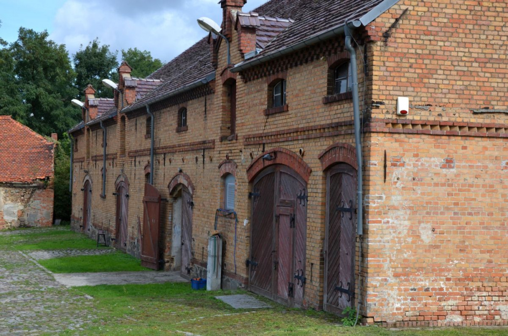 PAŁAC RENESANSOWY W WOJ. LUBUSKIM - 13420314