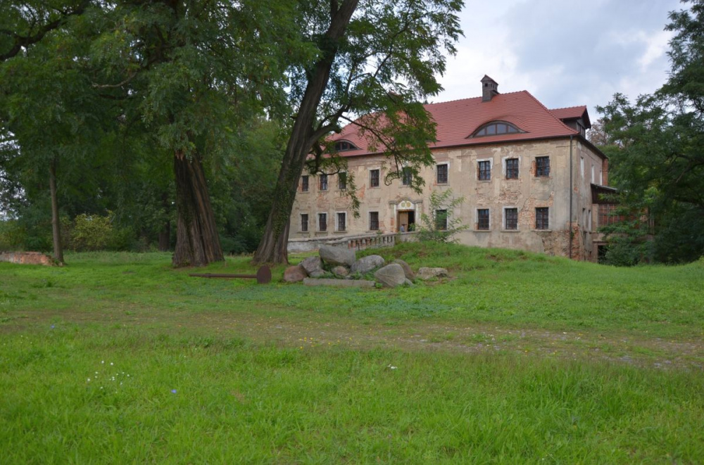 PAŁAC RENESANSOWY W WOJ. LUBUSKIM - 13420314