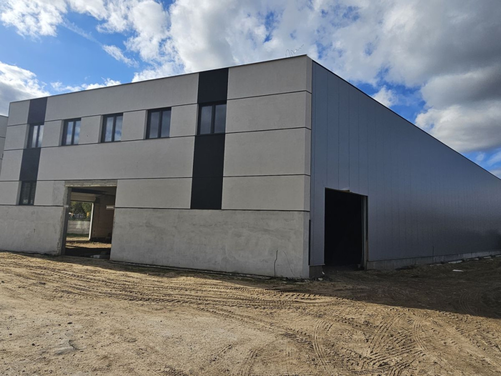 Hala Z Zapl. Soc.-Biur. - 13670314