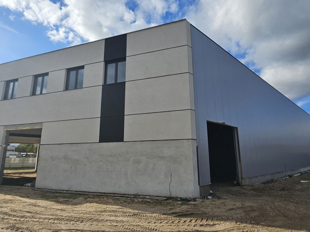 Hala Z Zapl. Soc.-Biur. - 13670314