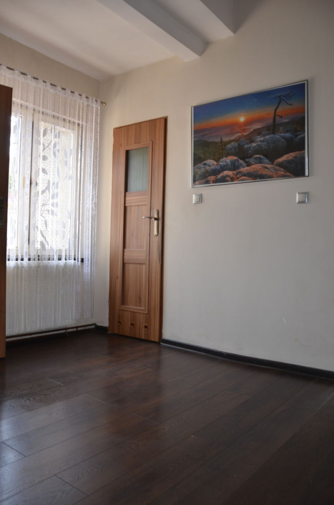 Mieszkanie 4-Pokojowe W Centrum Miasta - 13900314