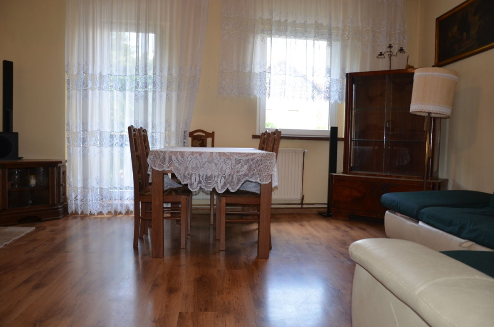 Mieszkanie 4-Pokojowe W Centrum Miasta - 13900314