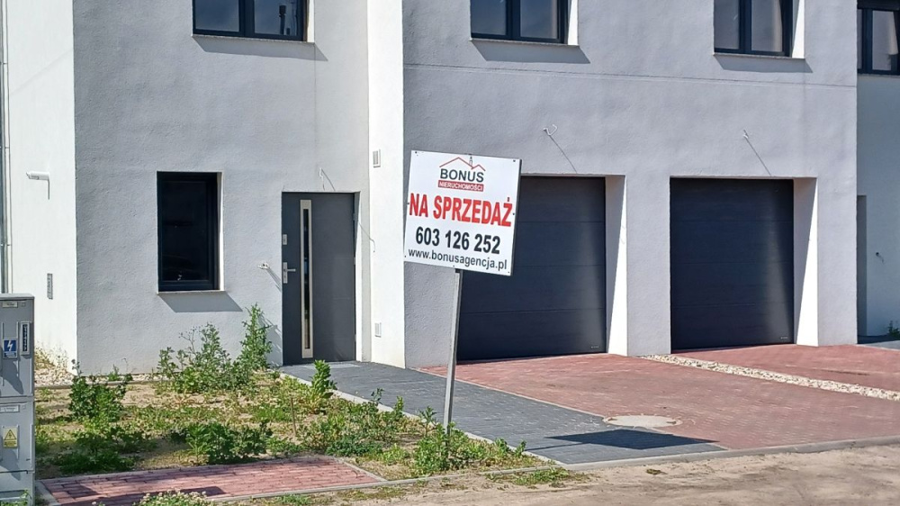 Segment W Domu Dwurodzinnym W Centrum Miasta - 14030314