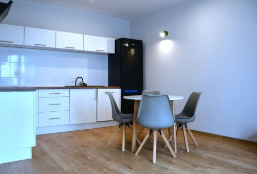 DWUPOKOJOWY APARTAMENT - ŁĘŻYCA