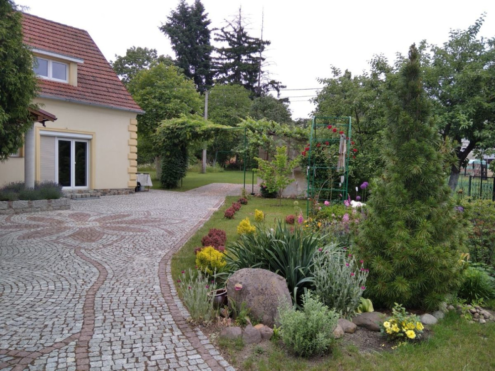 Klimatyczny Dom Z DuŻĄ DziaŁkĄ - 15040314