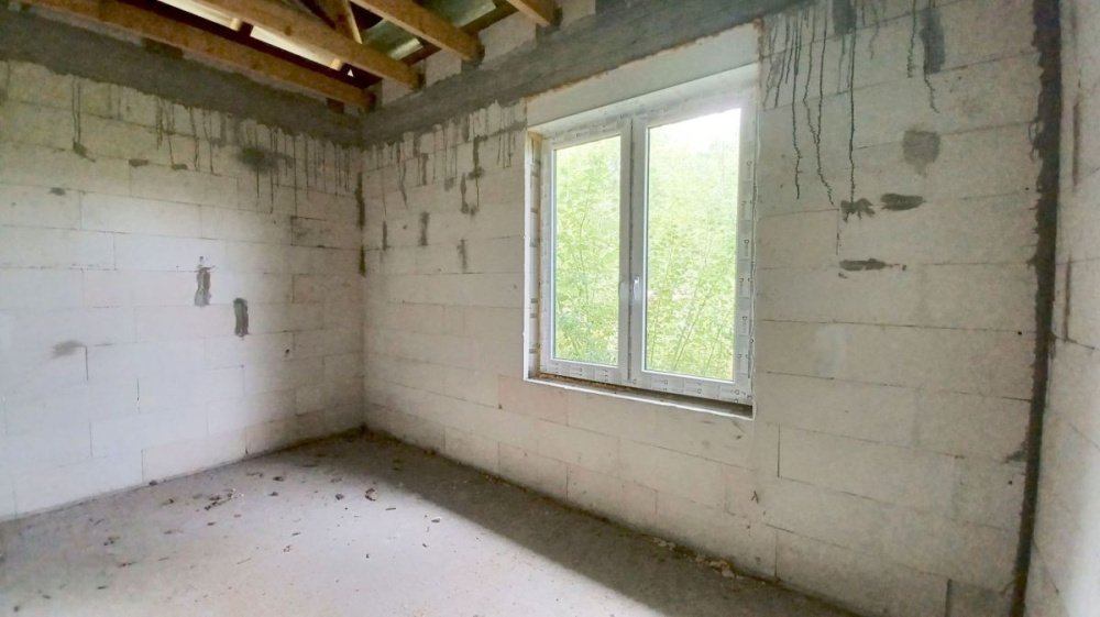 Dom W Stanie Surowym ZamkniĘtym W PŁotach - 15470314