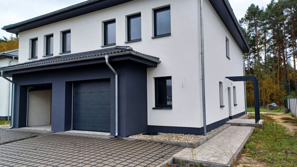 Elegancki Segment Przy Lesie - 15620314