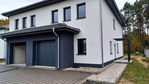 Elegancki Segment Przy Lesie