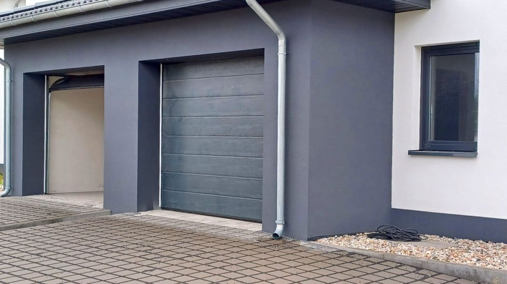 Elegancki Segment Przy Lesie - 15620314