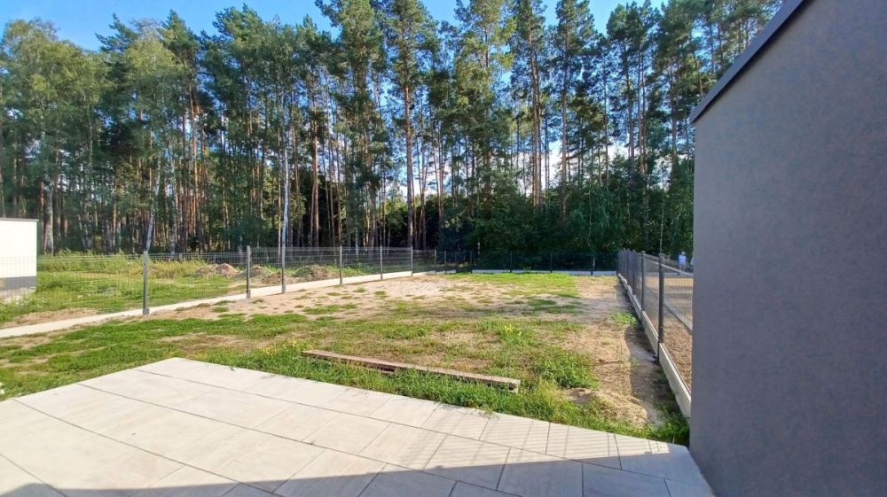 Elegancki Segment Przy Lesie - 15620314