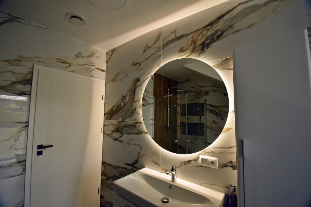 Nowy Dom Z Ogródkiem - 15870314