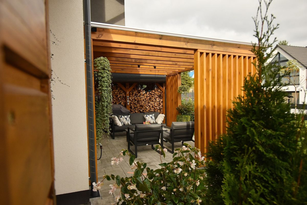 Nowy Dom Z Ogródkiem - 15870314