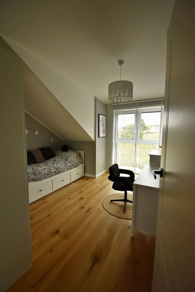 Nowy Dom Z Ogródkiem - 15870314