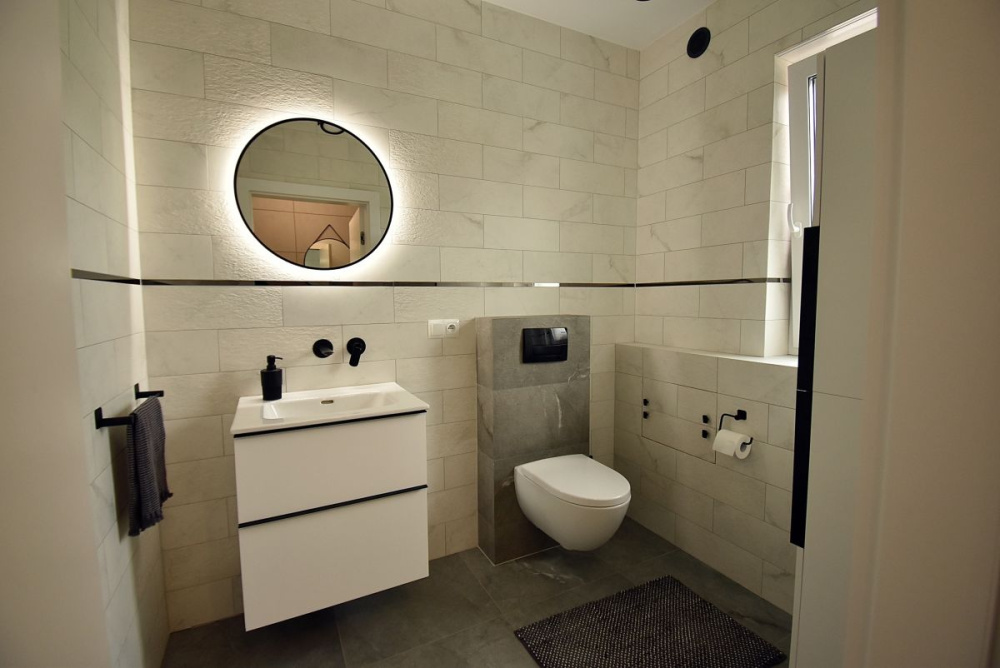 Nowy Dom Z Ogródkiem - 15870314