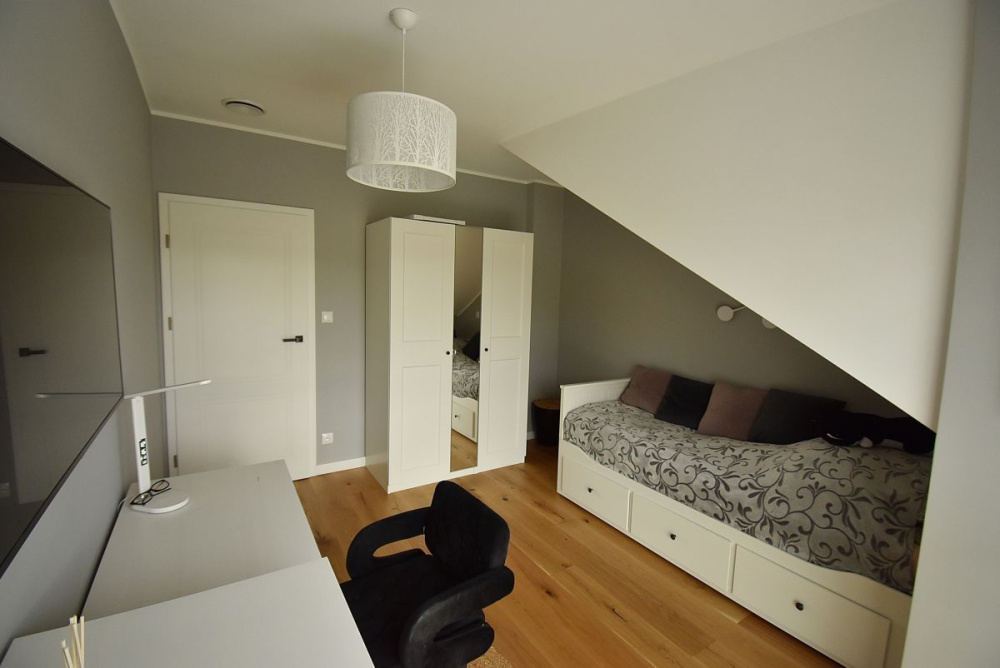 Nowy Dom Z Ogródkiem - 15870314