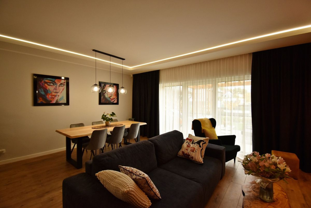 Nowy Dom Z Ogródkiem - 15870314