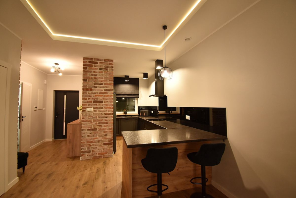 Nowy Dom Z Ogródkiem - 15870314