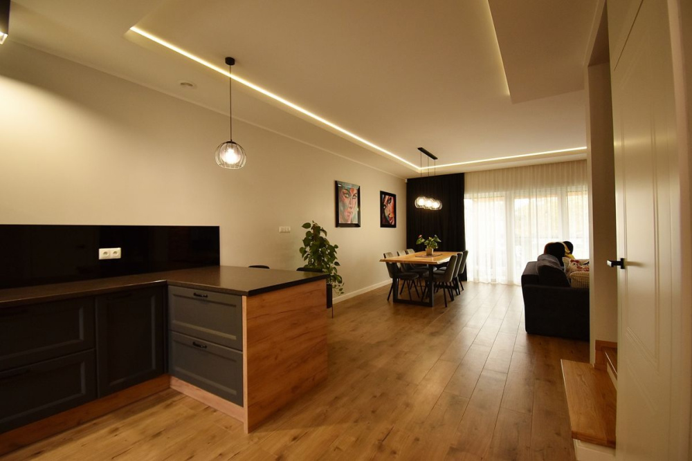 Nowy Dom Z Ogródkiem - 15870314