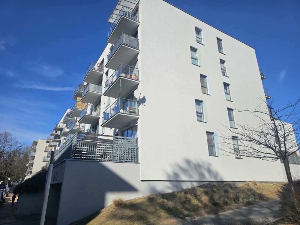 Garaż dwustanowiskowy w podziemnej hali - 15880314