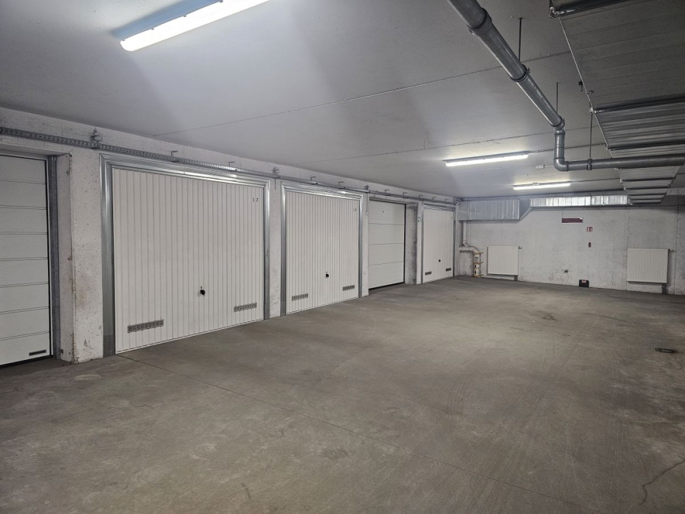 Garaż dwustanowiskowy w podziemnej hali - 15880314