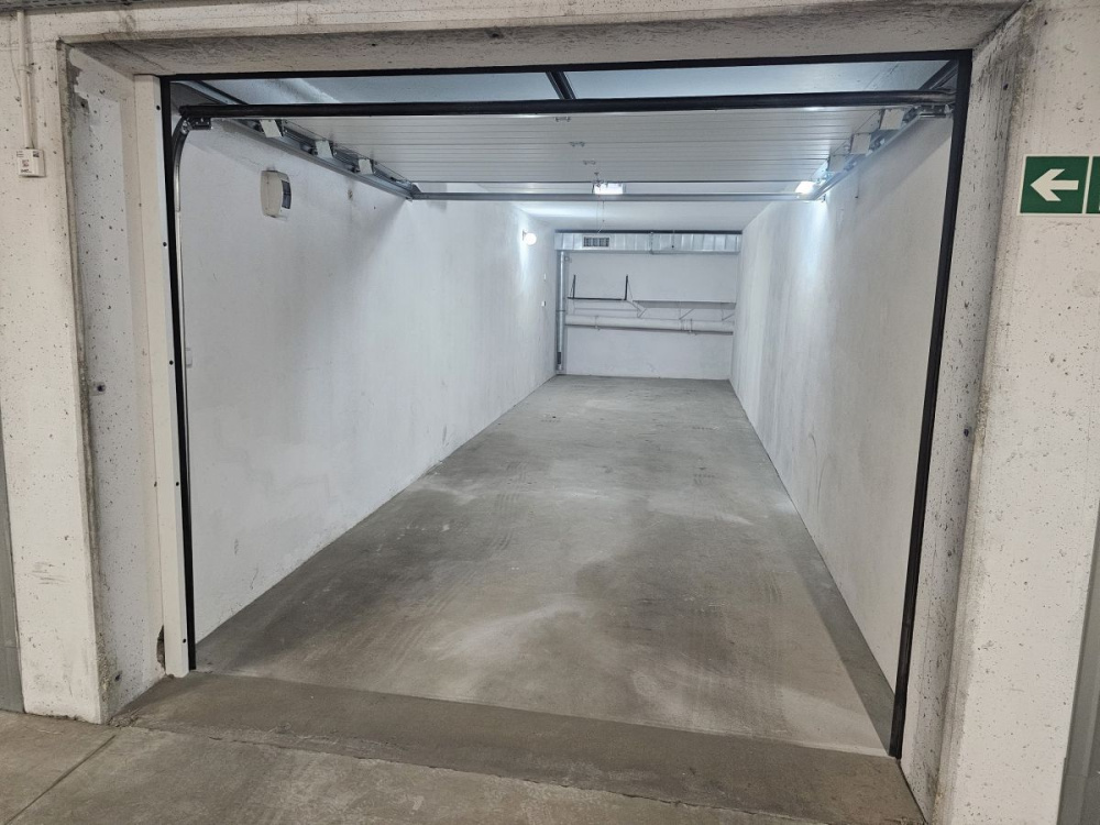 Garaż dwustanowiskowy w podziemnej hali - 15880314