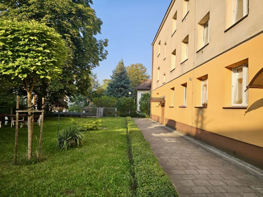 Przytulna kawalerka w pobliżu centrum - 15920314