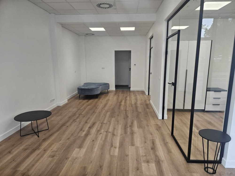 Lokal użytkowy w ścisłym centrum - 16190314
