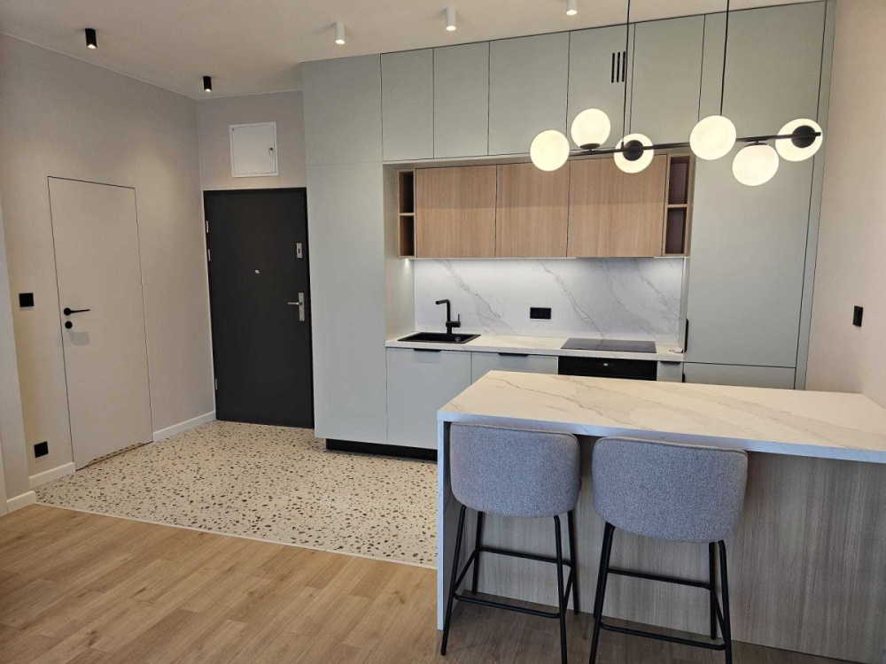 Komfortowy apartament w sercu miasta - 16240314