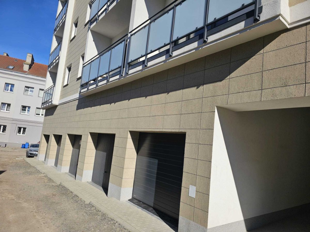 Komfortowy apartament w sercu miasta - 16240314
