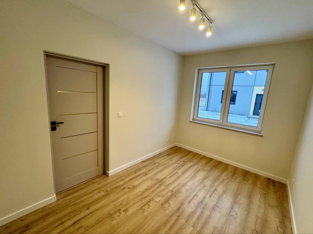Atrakcyjny Apartament na Kameralnym Osiedlu - 16250314