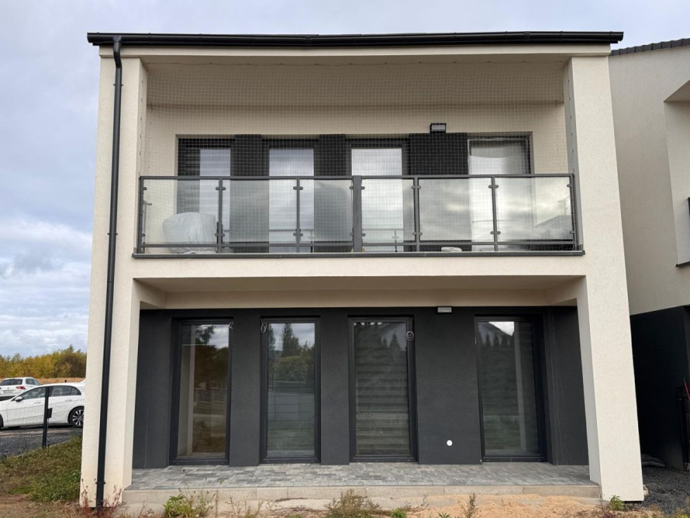 Atrakcyjny Apartament na Kameralnym Osiedlu - 16250314