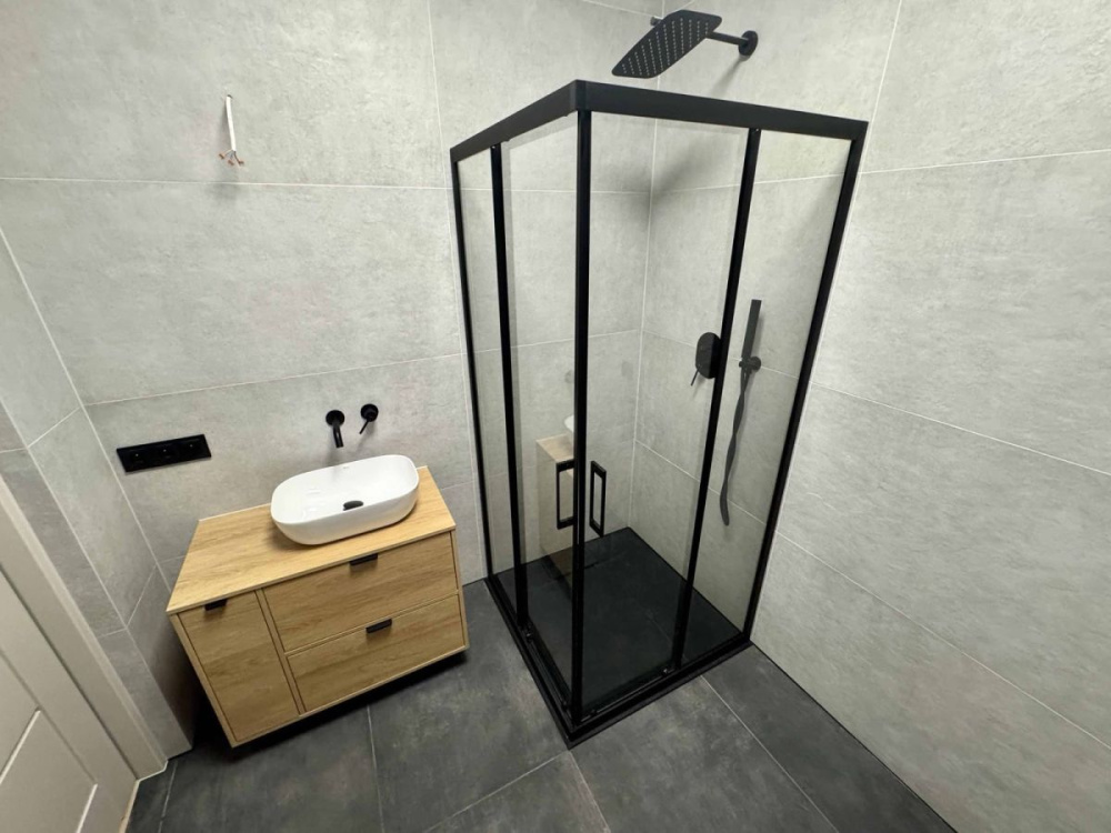 Atrakcyjny Apartament na Kameralnym Osiedlu - 16250314