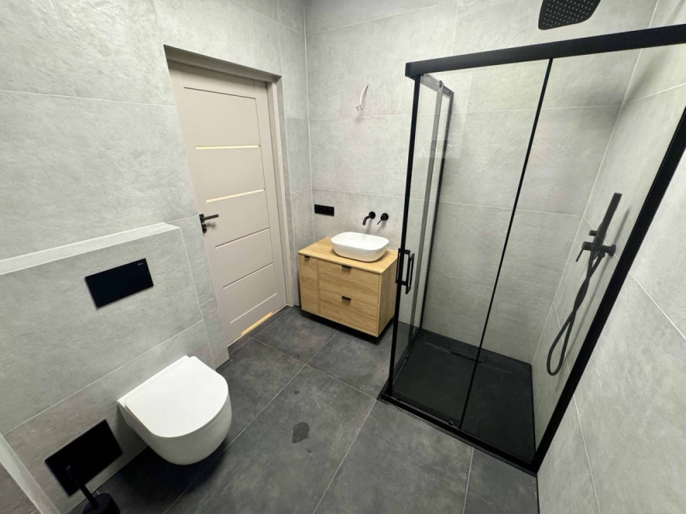 Atrakcyjny Apartament na Kameralnym Osiedlu - 16250314